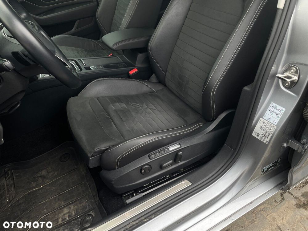 Volkswagen Passat Variant 2.0 TDI EVO Elegance DSG - 11