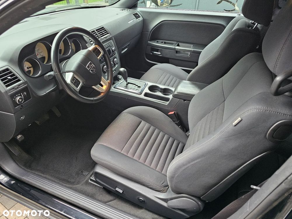 Dodge Challenger - 26