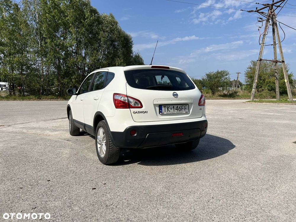 Nissan Qashqai 2.0 dCi 4 x 4 DPF acenta - 4