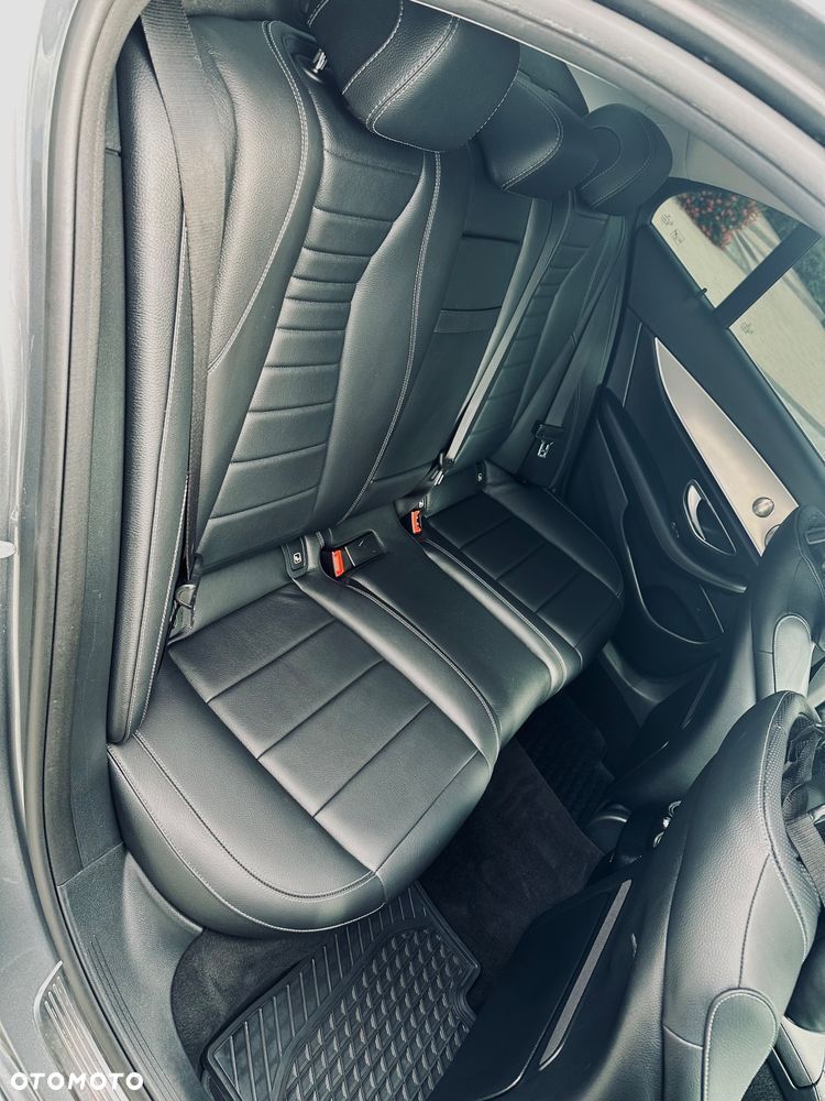 Mercedes-Benz Klasa E 220 d 9G-TRONIC - 21