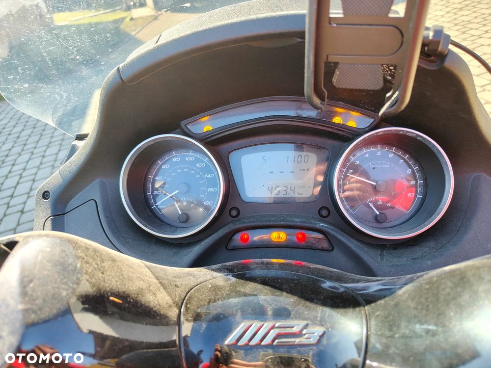 Piaggio MP-3 - 4