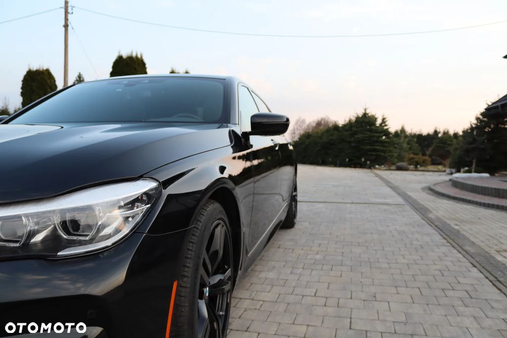 BMW Seria 7 740Li - 24
