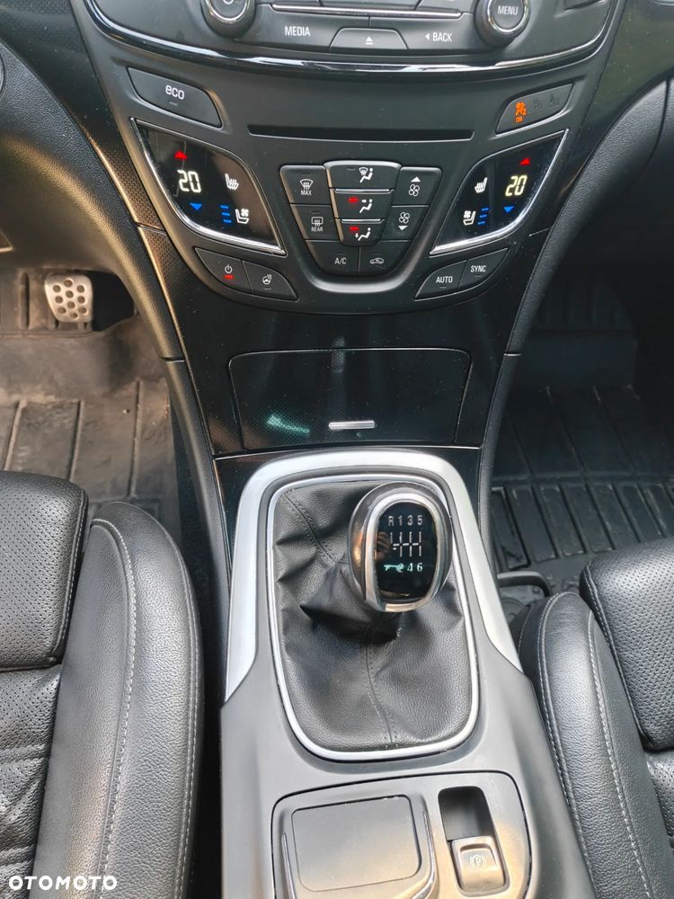 Opel Insignia - 12