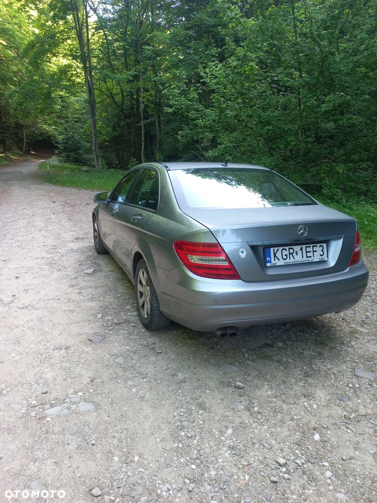 Mercedes-Benz Klasa C 180 CGI BlueEff Elegance - 2