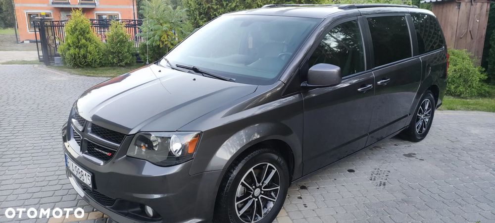 Dodge Grand Caravan - 10