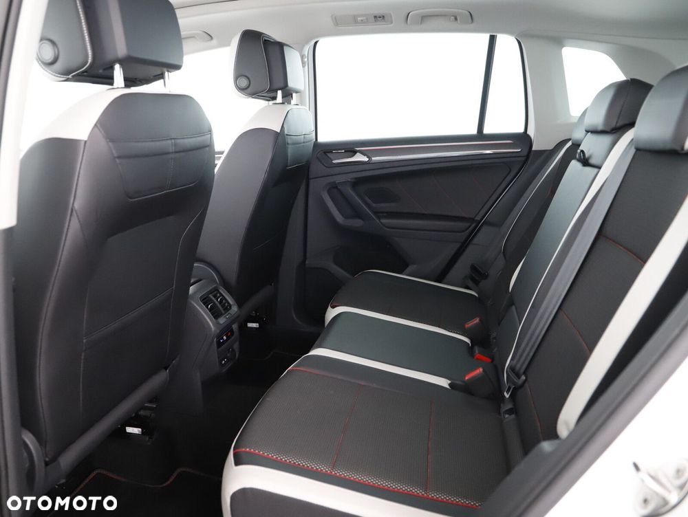 Volkswagen Tiguan - 11