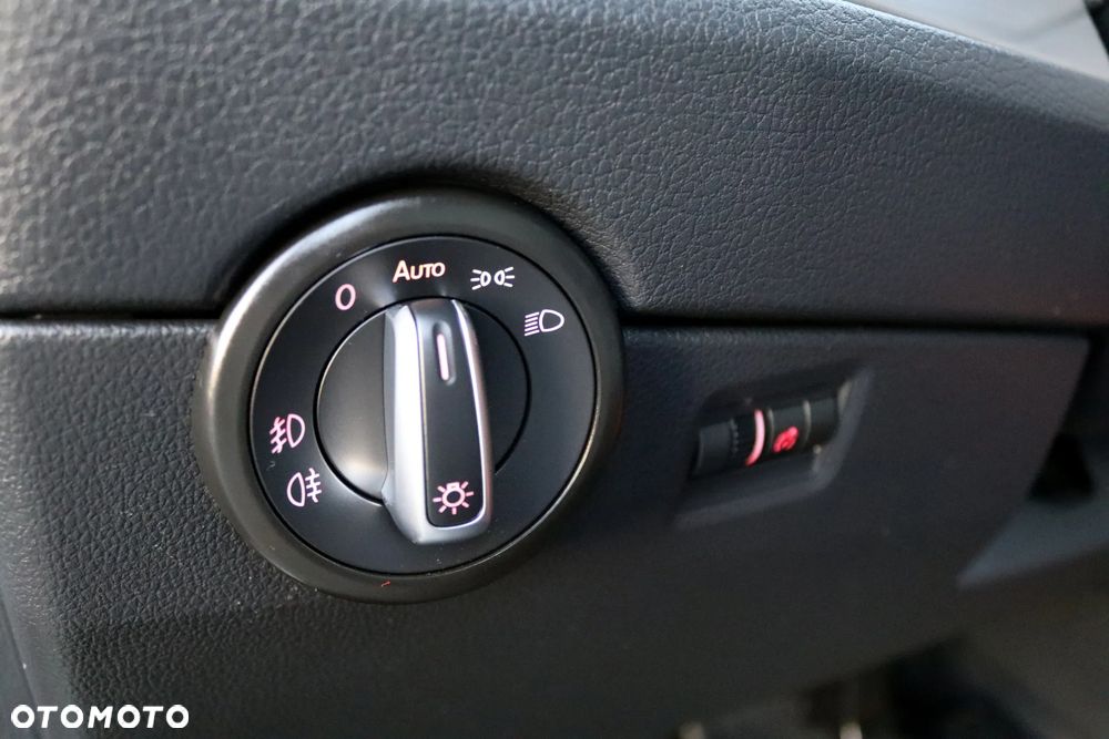 Volkswagen Multivan 2.0 BiTDI L1 70 Years Bulli 4Motion DSG - 36