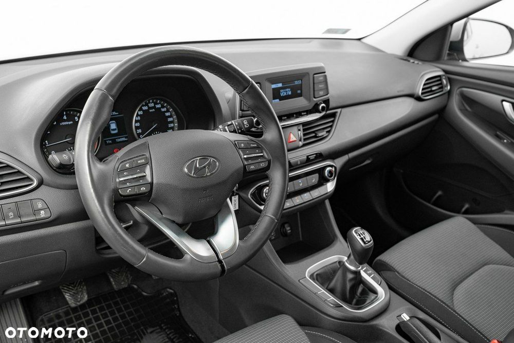 Hyundai i30 1.5 DPI Classic + - 7