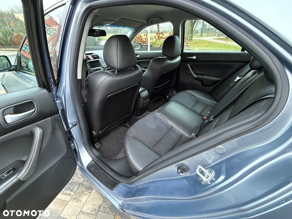 Honda Accord 2.0 i Executive - 19