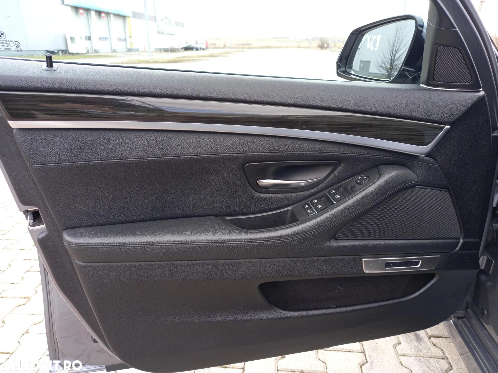 BMW Seria 5 520d Aut. Luxury Line - 26