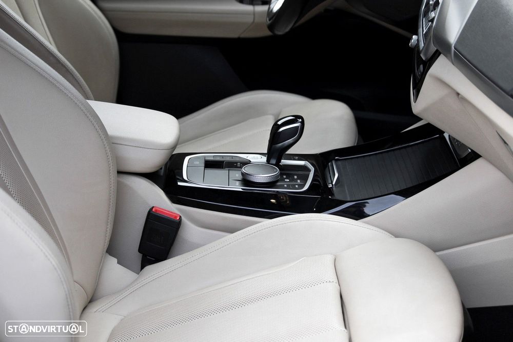 BMW X3 18 d sDrive Advantage Auto - 23