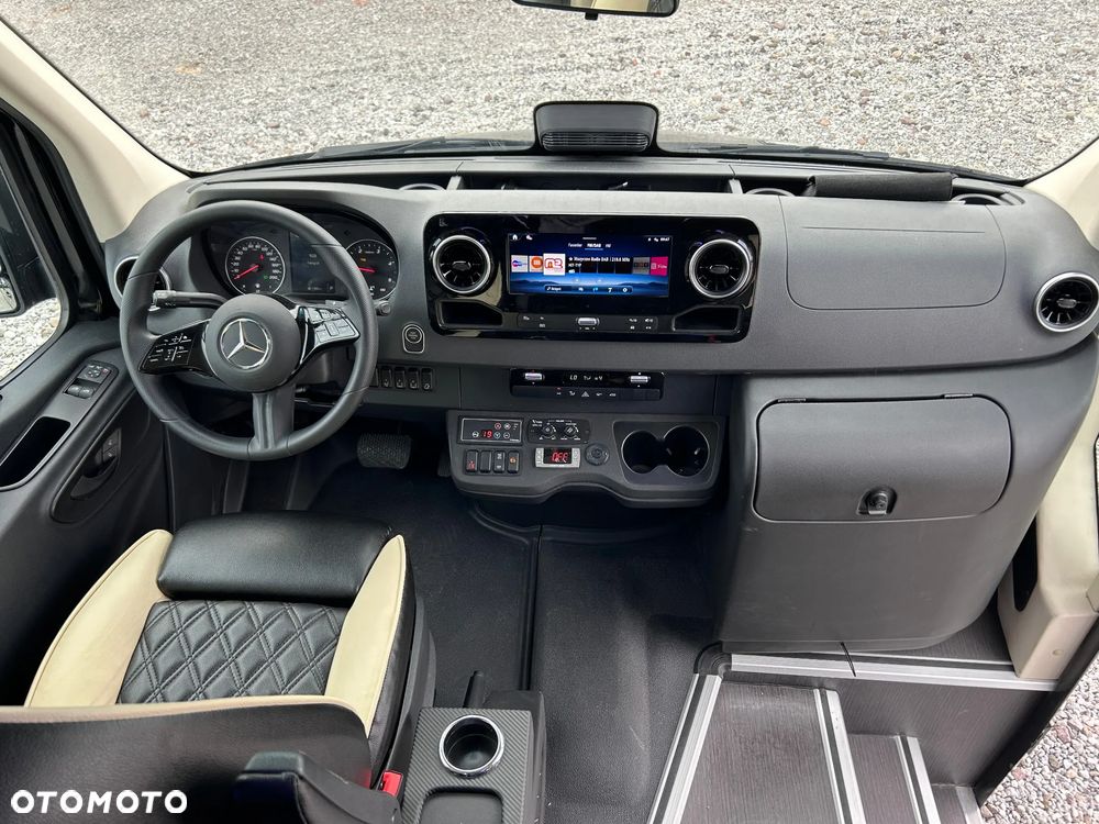 Mercedes-Benz Sprinter 519 - 12