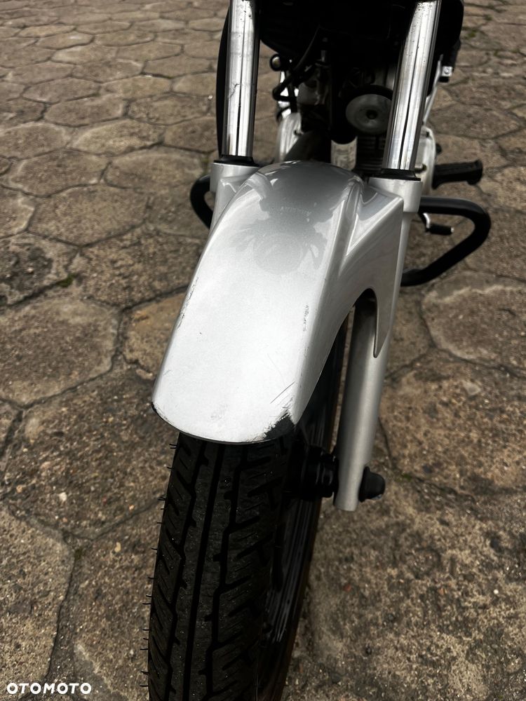 Yamaha YBR - 6