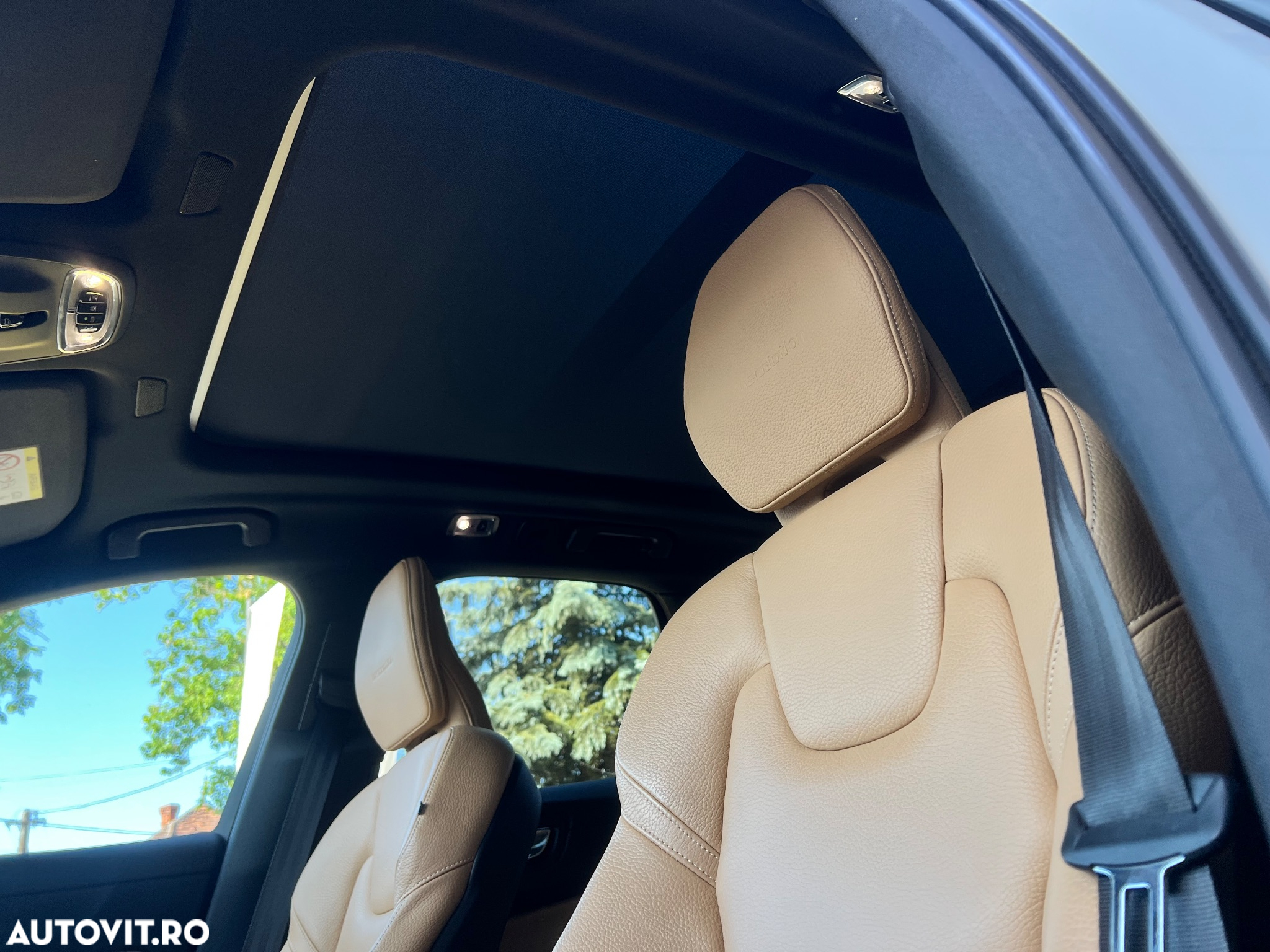 Volvo XC 60 D5 AWD Inscription - 25