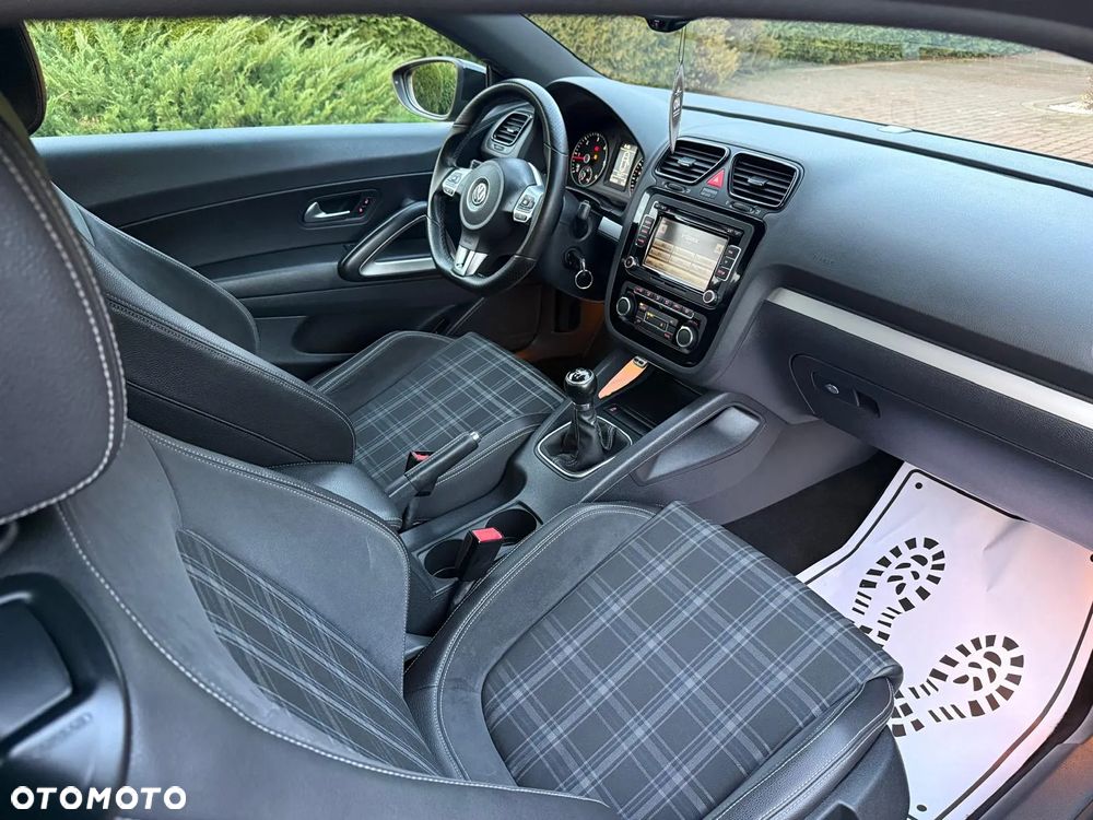 Volkswagen Scirocco 2.0 TDI Blue Motion Technologie Team - 14