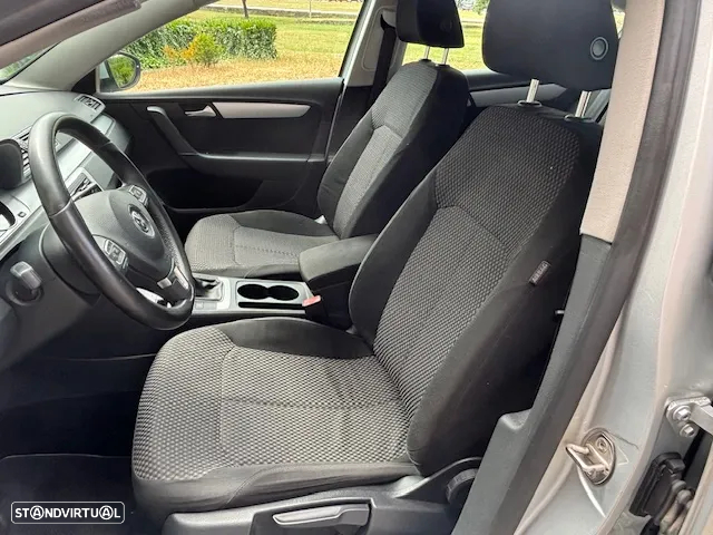 VW Passat 1.6 TDI BlueMotion - 16