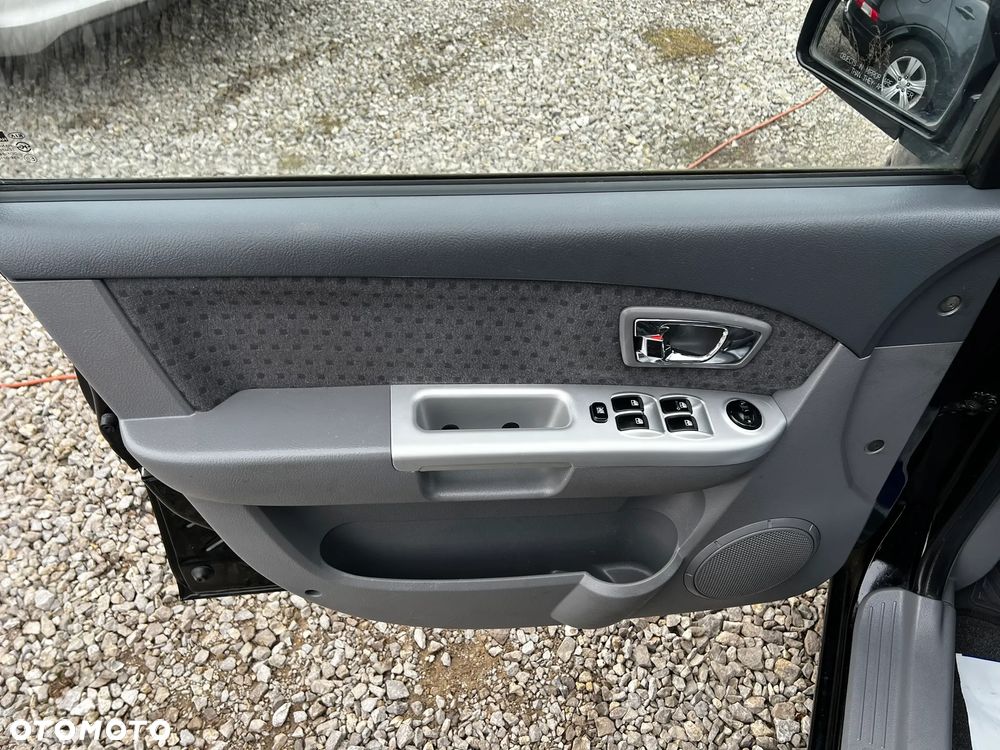 Kia Carens 2.0 EX - 22