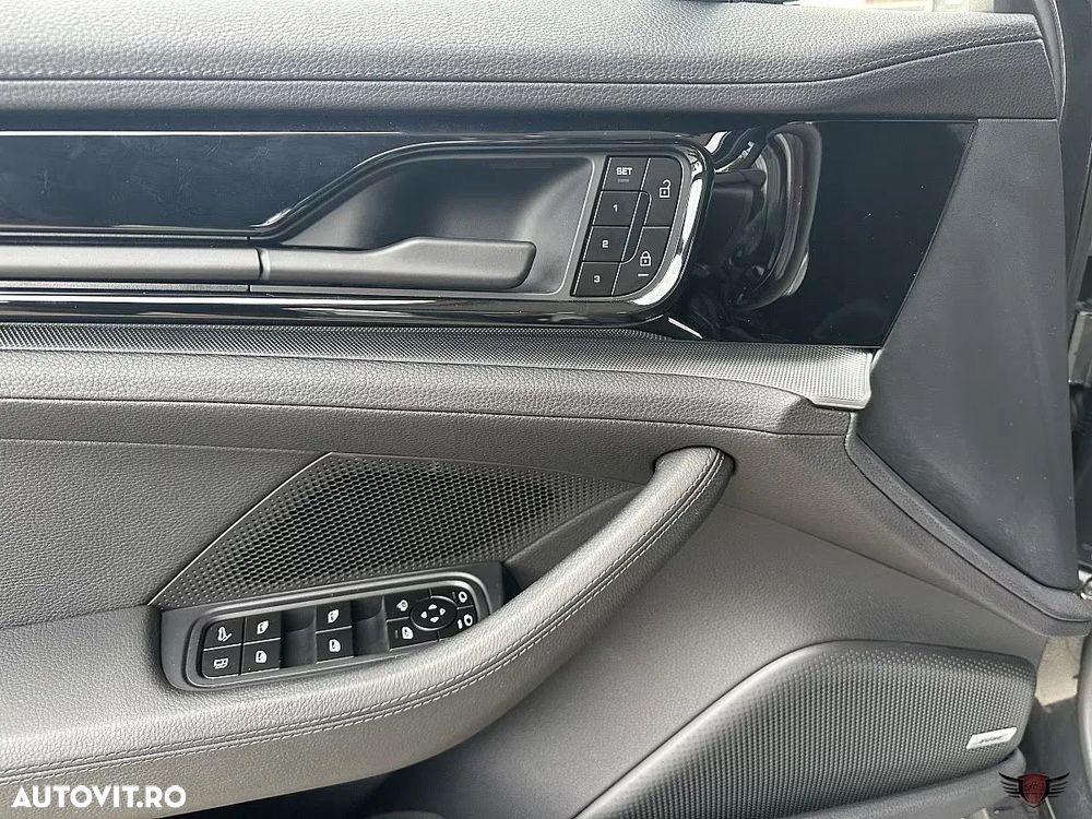 Porsche Panamera 4 E-Hybrid - 18