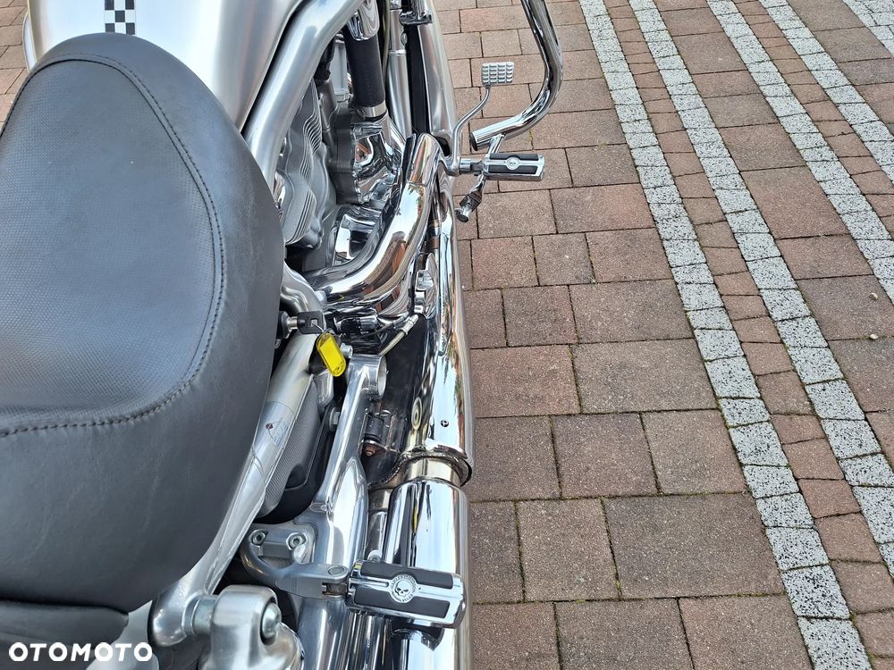 Harley-Davidson V-Rod Street Rod - 16
