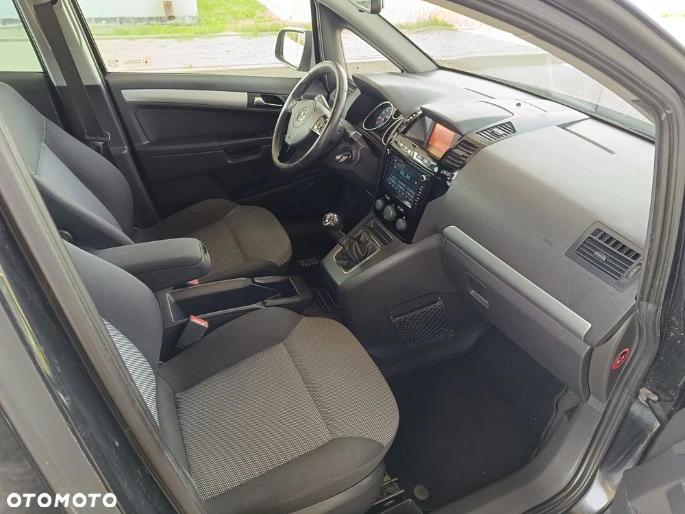 Opel Zafira - 11