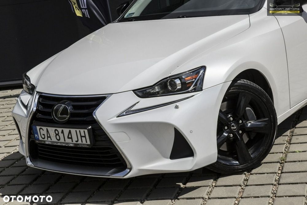Lexus IS - 11