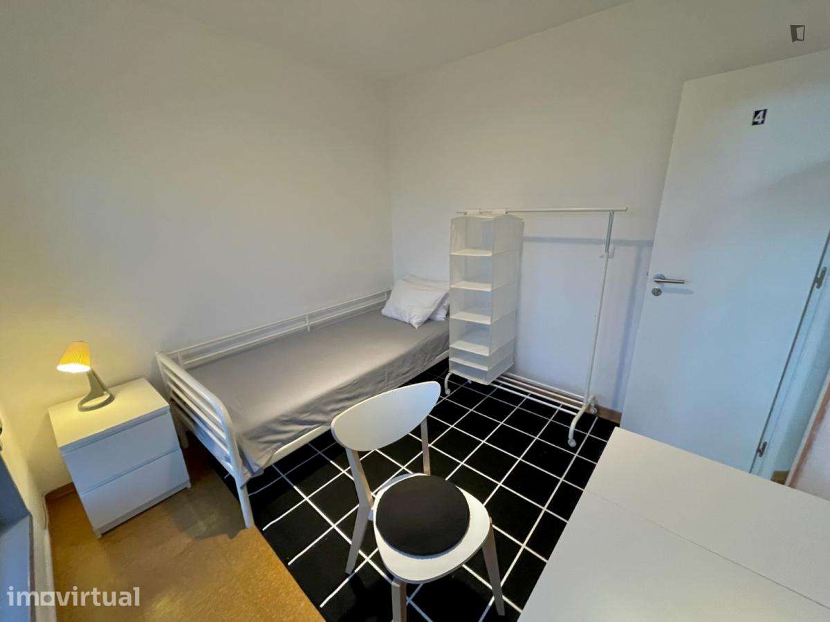 Quarto - localizado em Bela Vista Lisbon - Grande imagem: 2/11