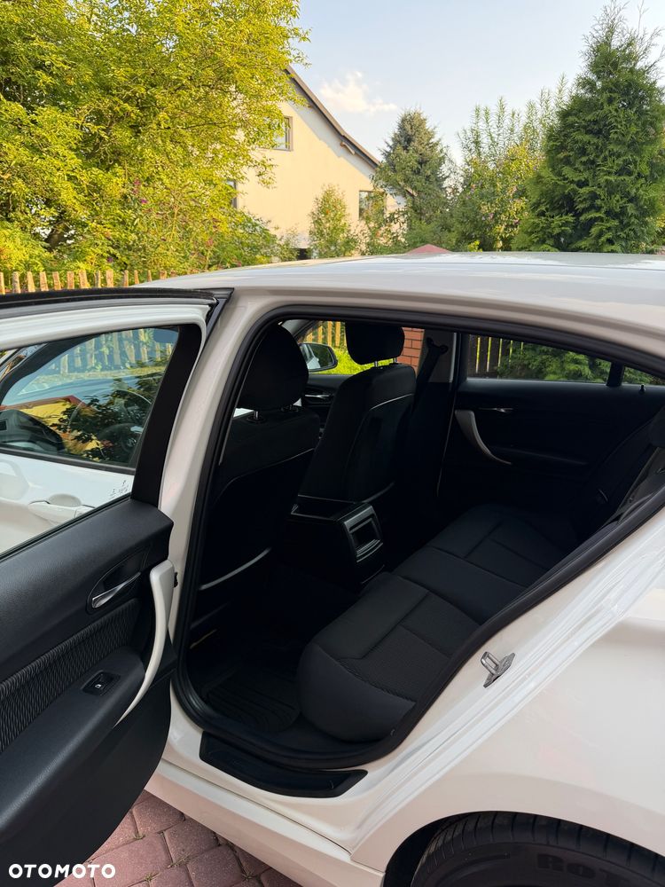 BMW Seria 1 116d - 17
