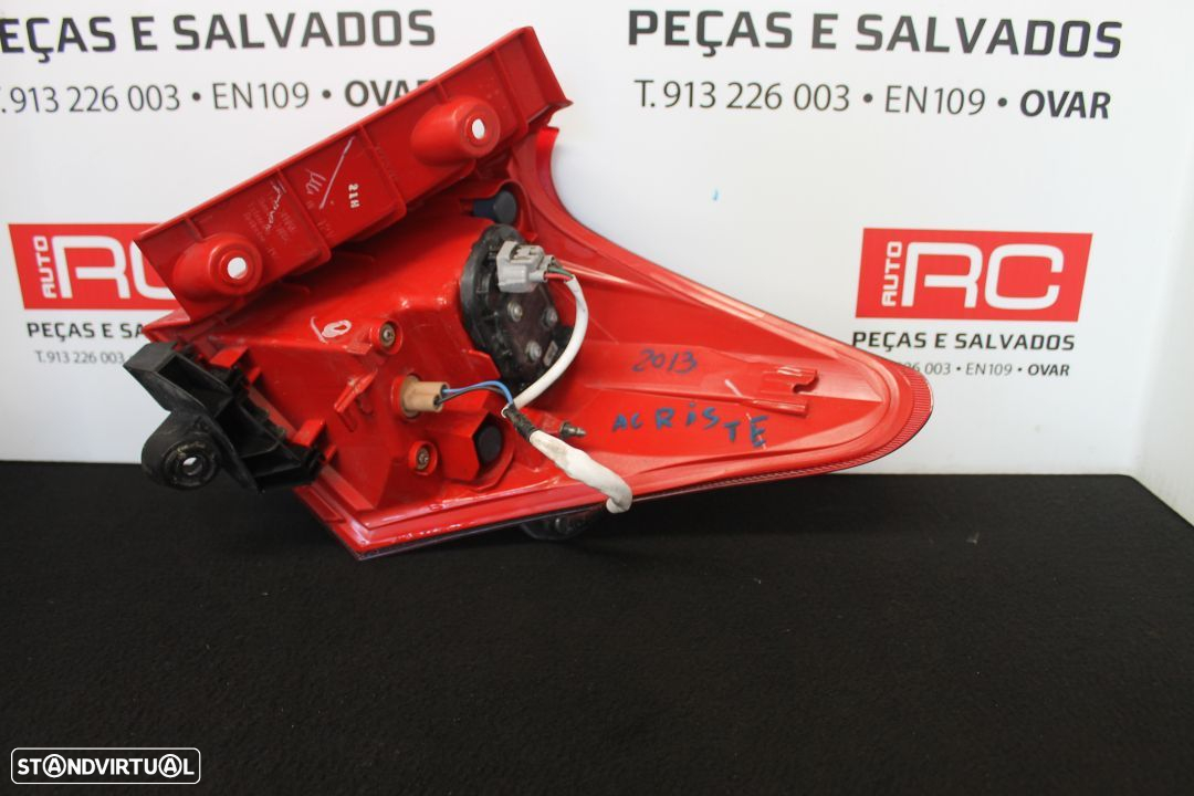 Farolim Toyota Auris de 2013 - 2