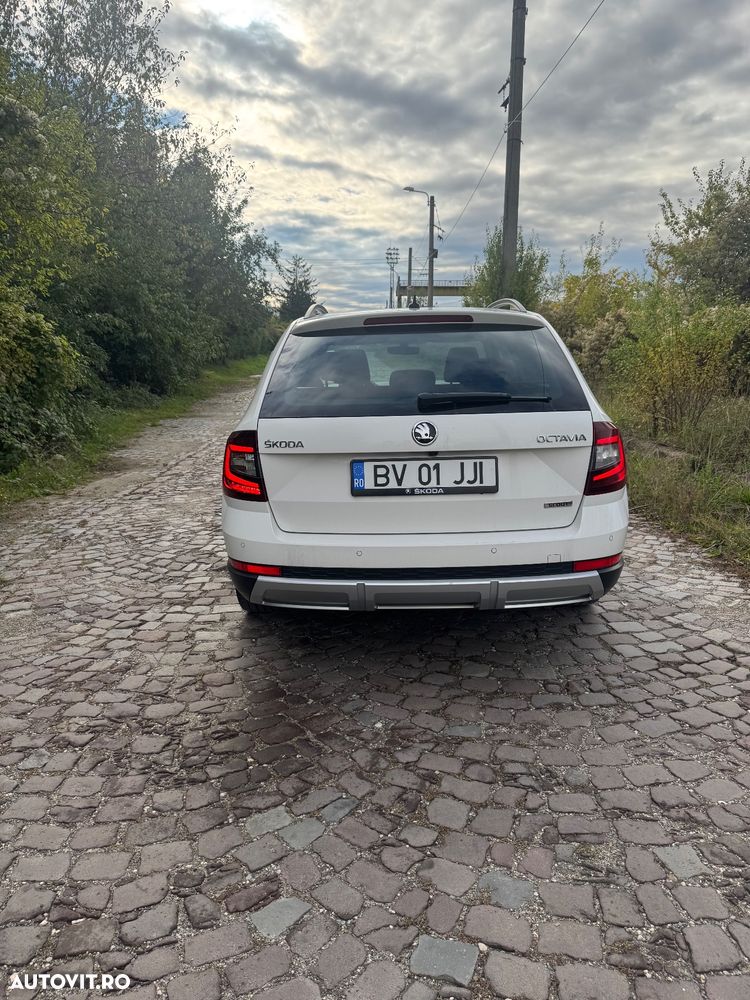 Skoda Octavia Combi Diesel 2.0 TDI 4X4 DSG Scout - 5