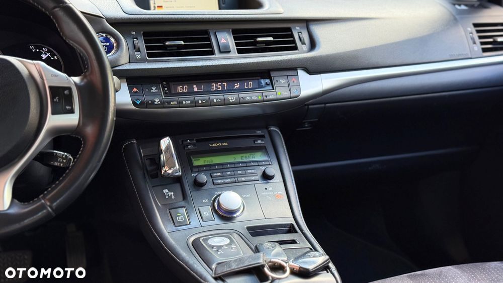 Lexus CT 200h Elite - 17