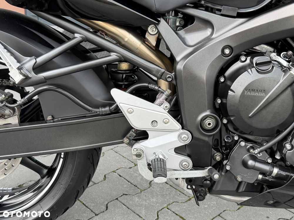 Yamaha FZ6 - 16