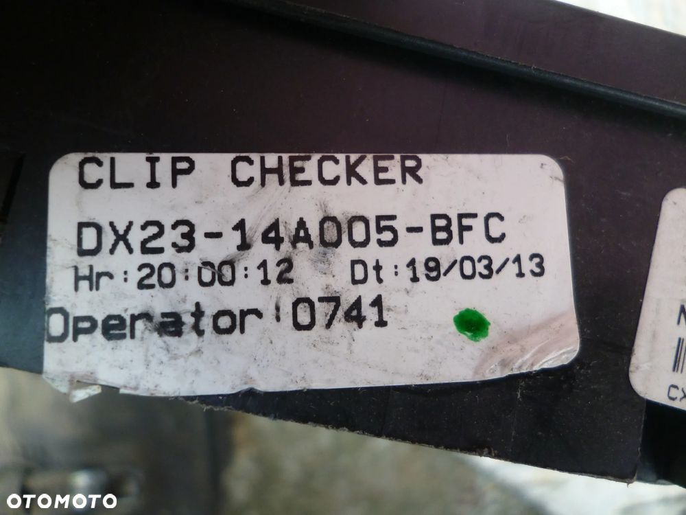 JAGUAR XF X250 3.0 V6 SKRZYNKA BEZPIECZNIKÓW - 4