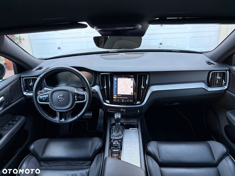 Volvo V60 D4 R-Design - 5
