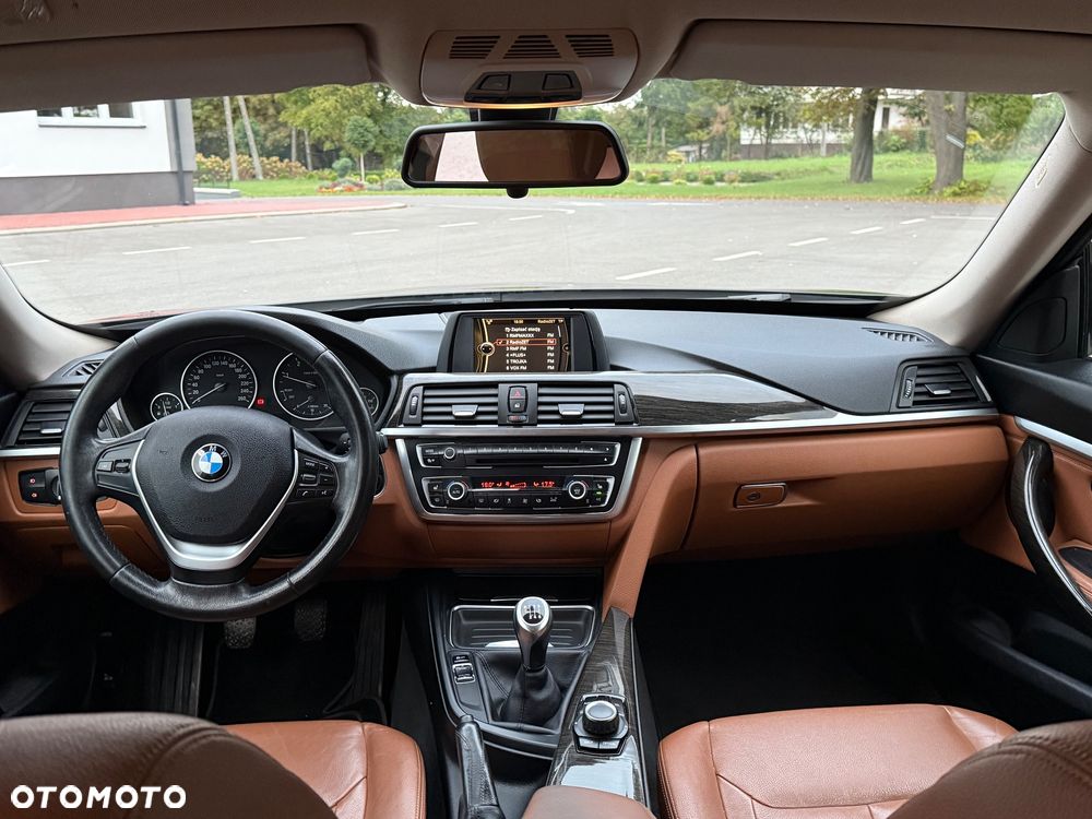 BMW Seria 3 318d Luxury Line - 32