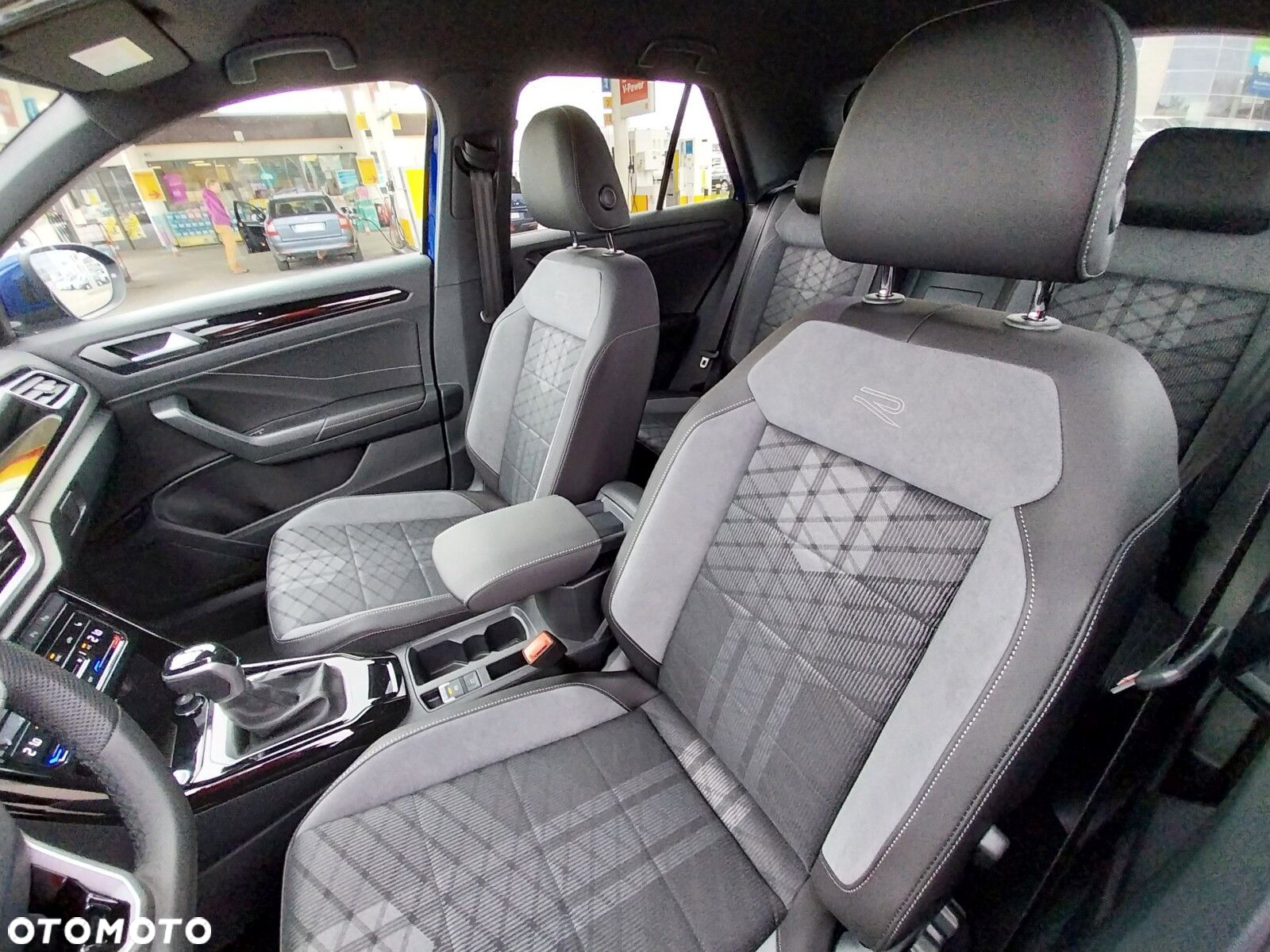 Volkswagen T-Roc - 10