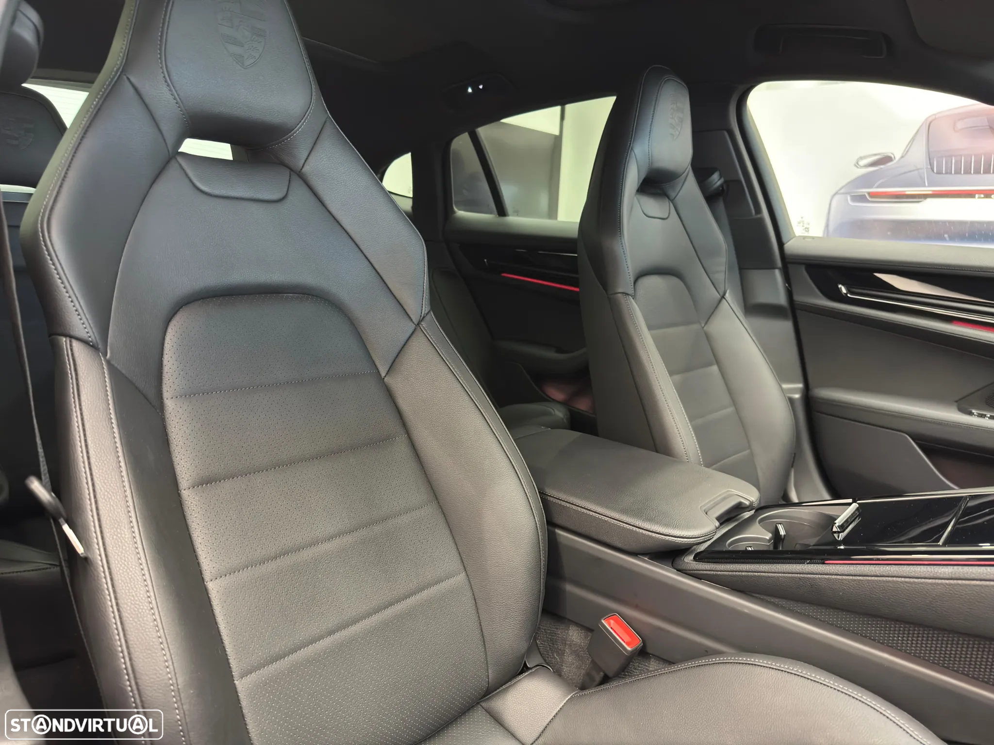Porsche Panamera 4 E-Hybrid - 24