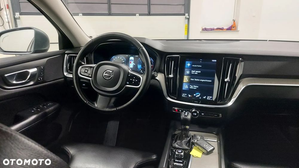 Volvo V60 D4 R-Design - 14