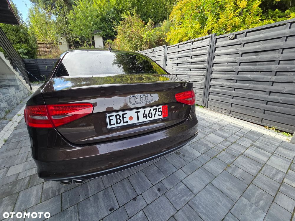 Audi A4 Limousine - 4
