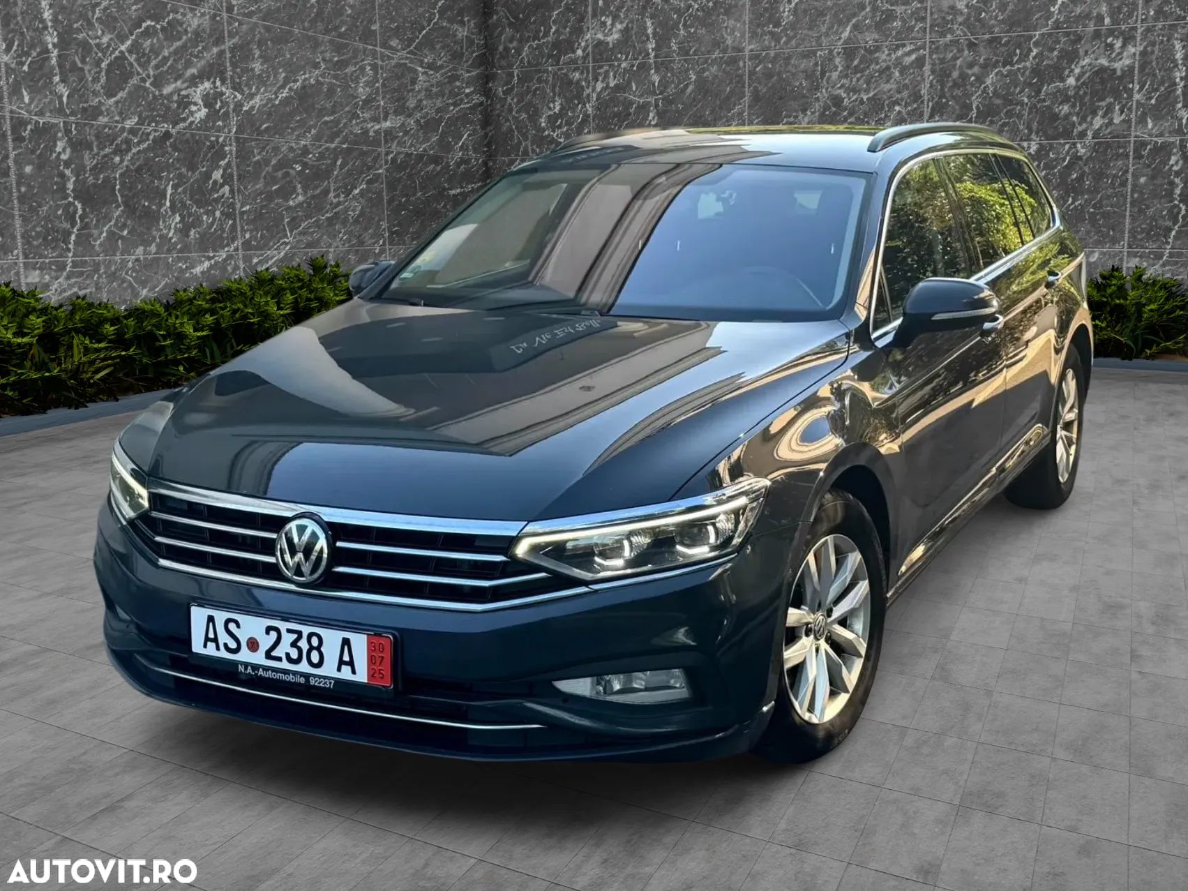 Volkswagen Passat 2.0 TDI (BlueMotion Technology) DSG Highline - 1