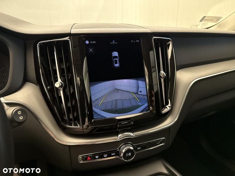 Volvo XC 60 B4 D Momentum Pro - 17