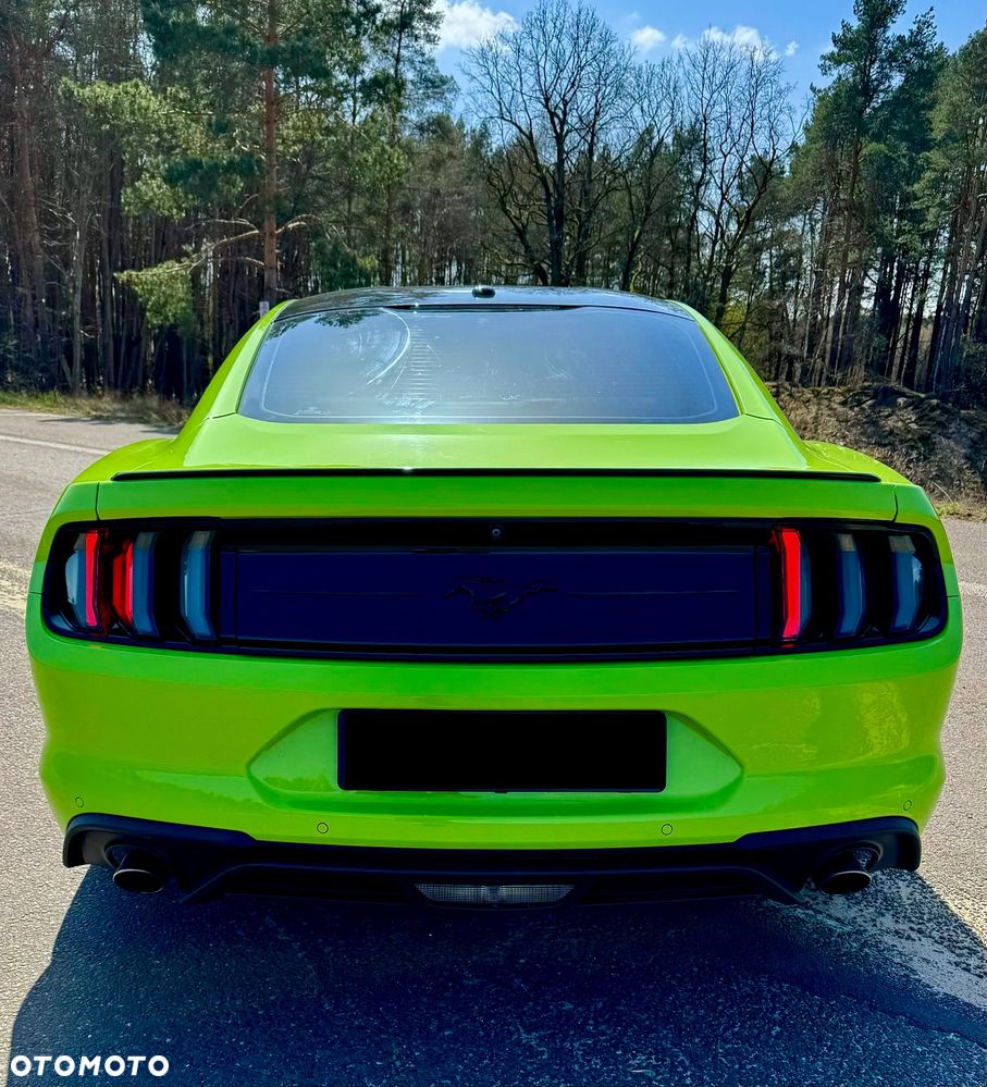 Ford Mustang - 12