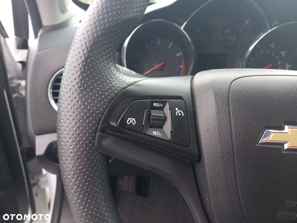 Chevrolet Cruze - 10