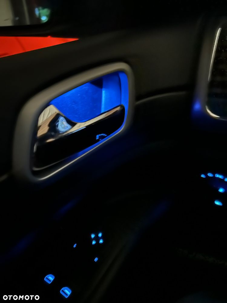 Jeep Grand Cherokee - 16