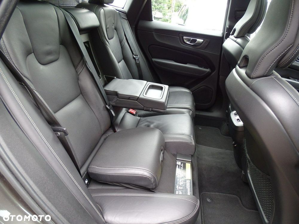Volvo XC 60 D4 AWD Momentum - 40