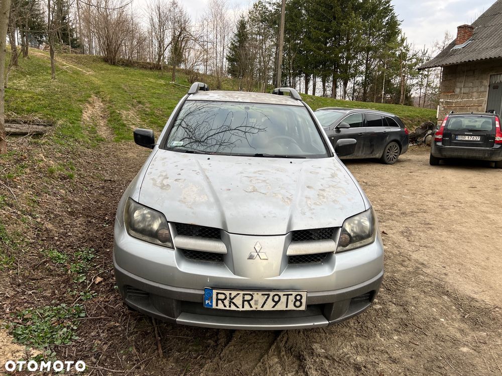 Mitsubishi Outlander 2.0 4WD Invite - 2