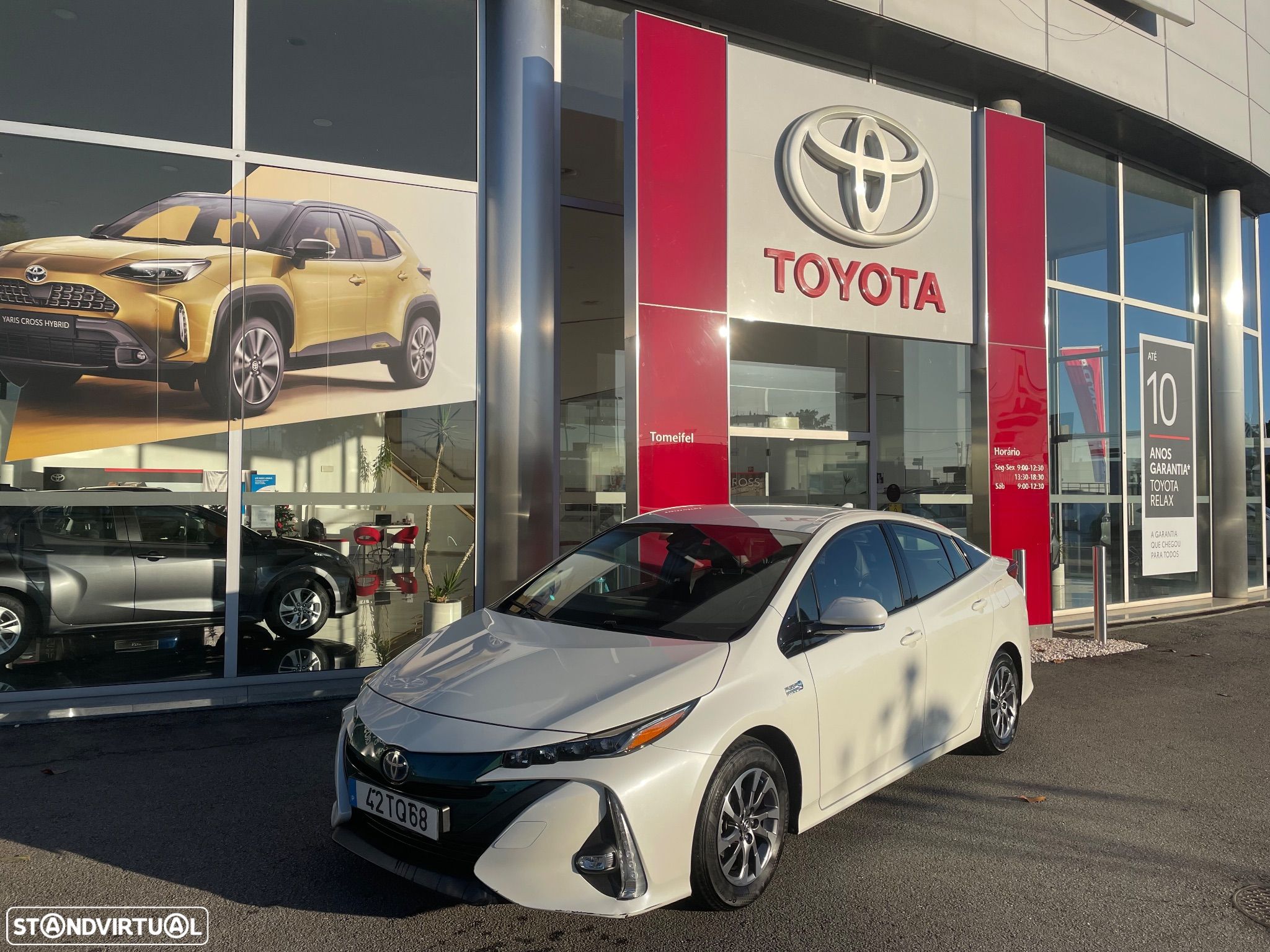 Toyota Prius 1.8 Plug-In Luxury Pele - 1