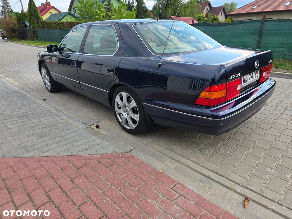 Lexus LS Standard - 4