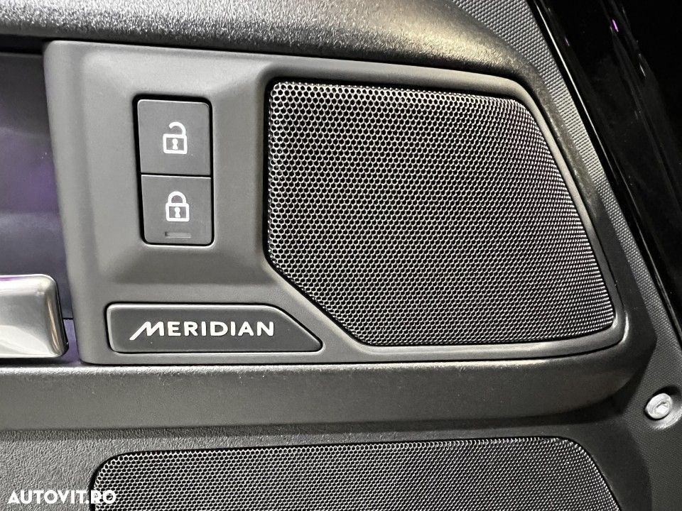 Land Rover Defender - 9