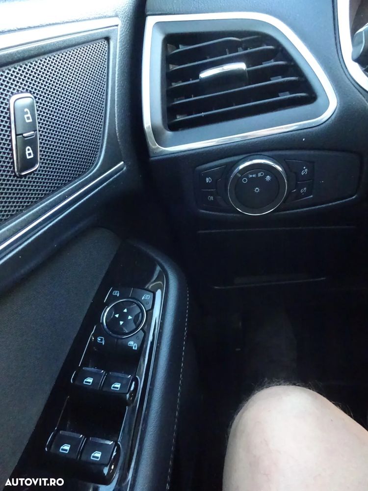 Ford S-Max 2.0 TDCi Powershift Titanium - 19