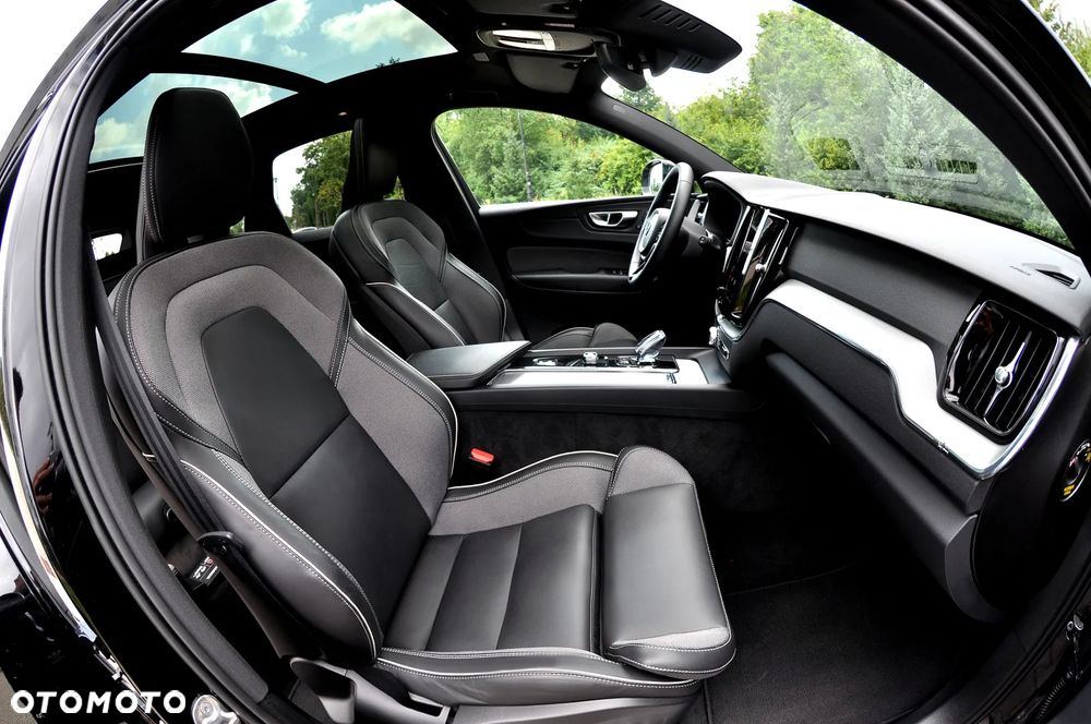 Volvo XC 60 B5 B AWD Ultra Black Edition - 34